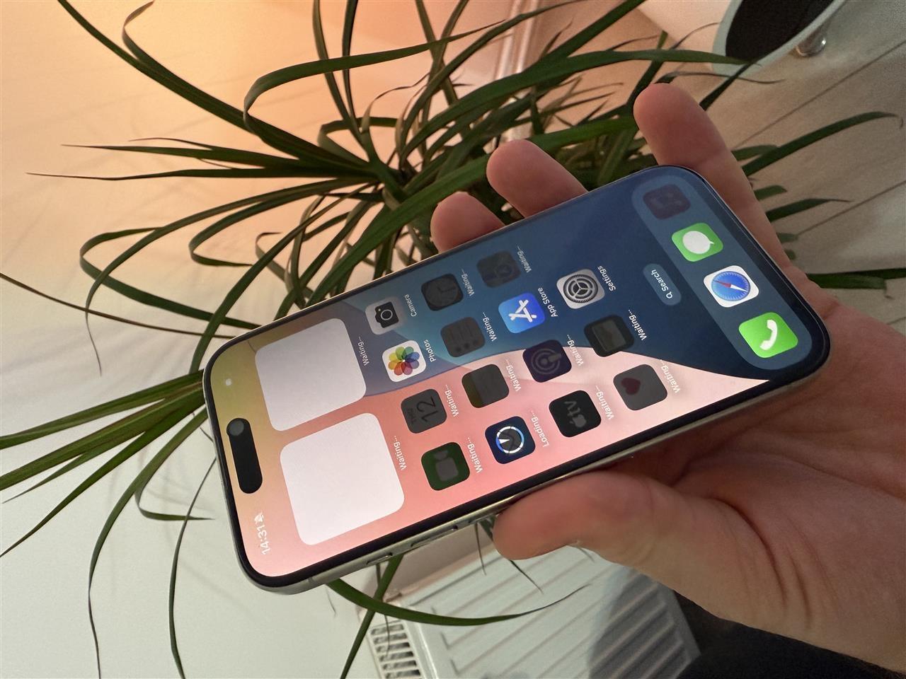 iphone-15-Pro-Max-CE