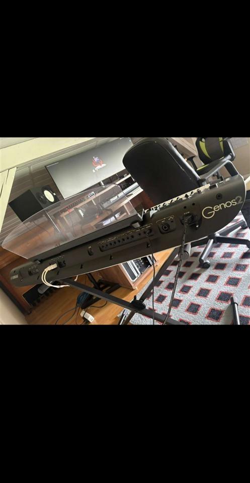 Yamaha-Genos-2