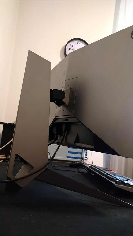 GAMING-Monitor-ALIENWARE-240-HZ-ne-shitje---DELL-AW2518HF