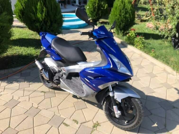 Shitet-scouter-49cc