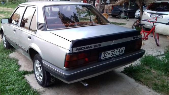 Shitet opel ascona