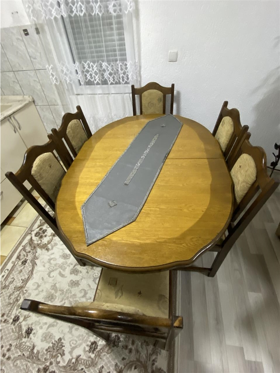 Shes-tavolinen-e-bukes