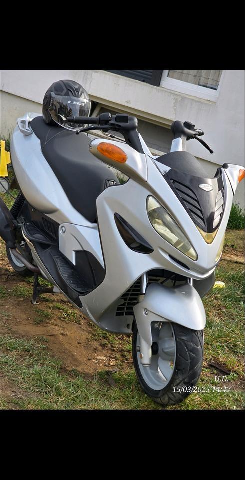 Motor--Malaguti-Madison-151-kubik
