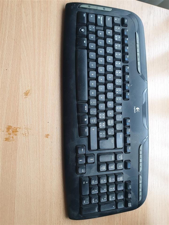 Logitech-
