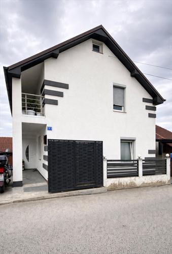 Shitet Shtëpia në Lagjen Arbëria, Gjilan