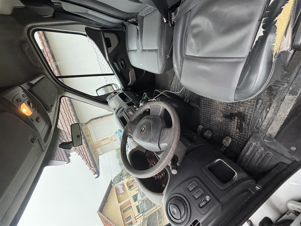 renault-master