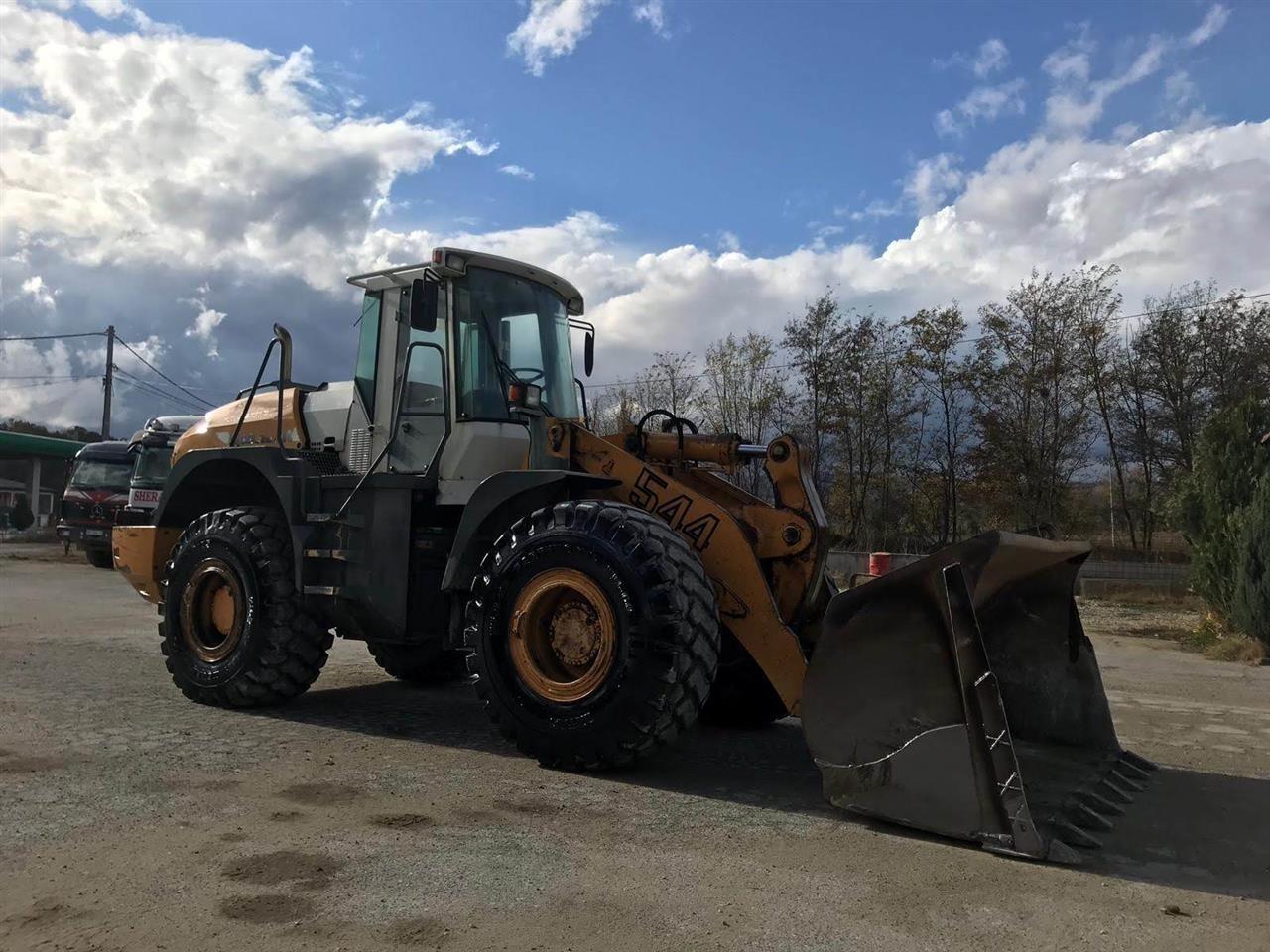 Lug-ngarkuse-Liebherr-544