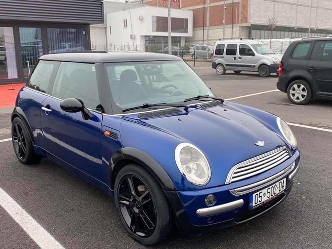 MINI COOPER 