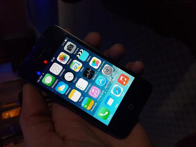 IPHONE 4