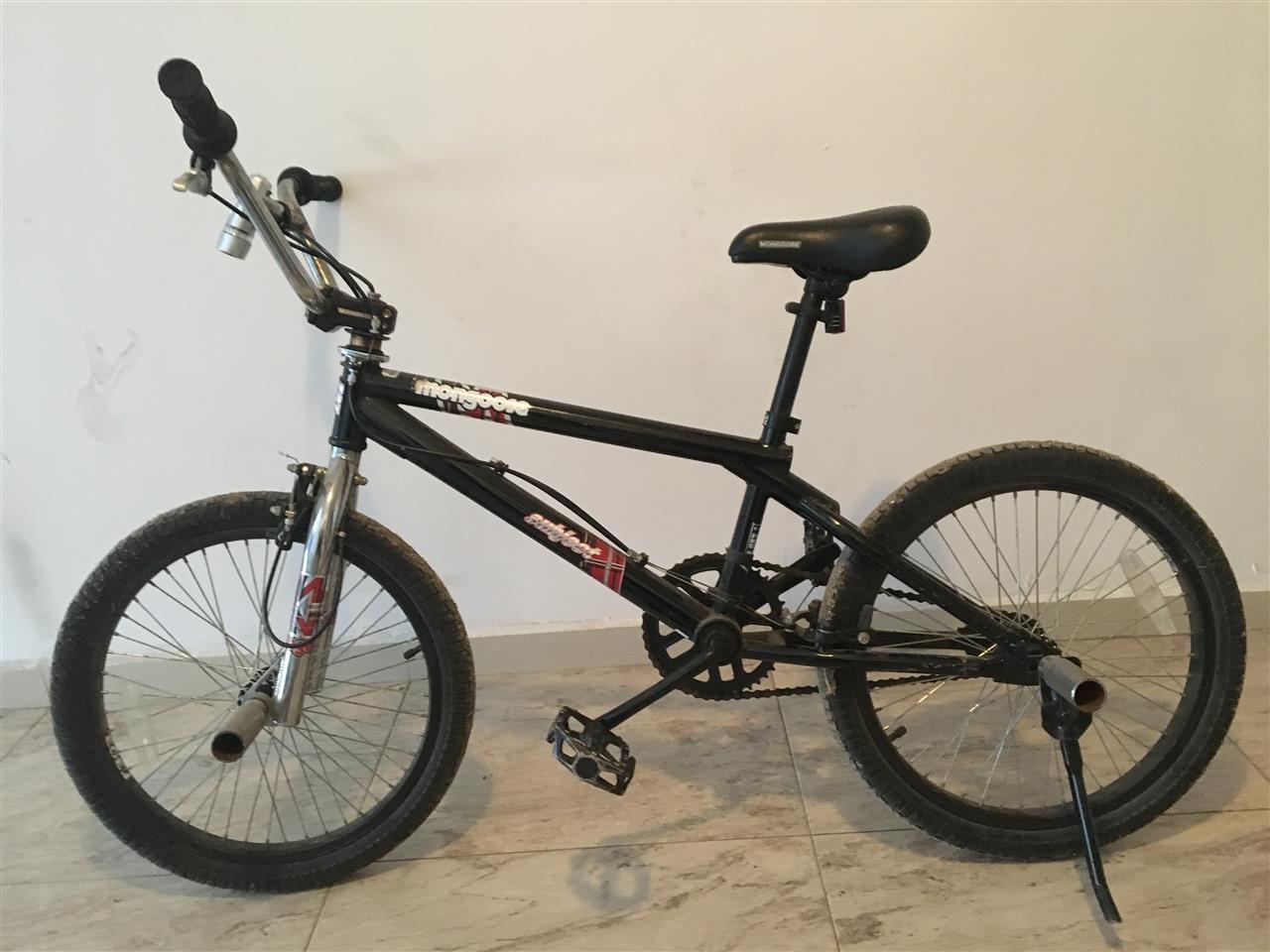 Shitet-bicikleta-BMX