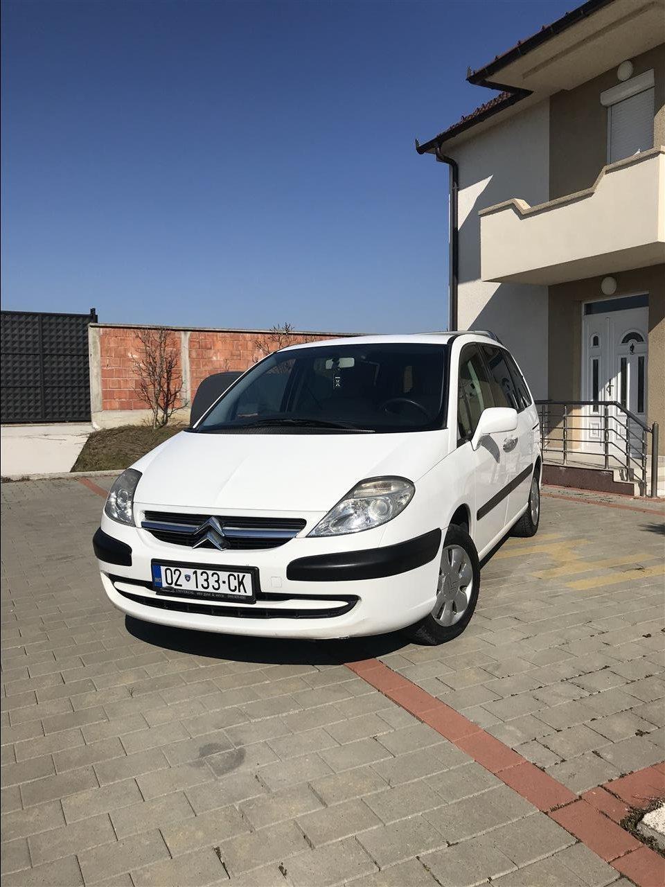 Citroen-C8-2-0