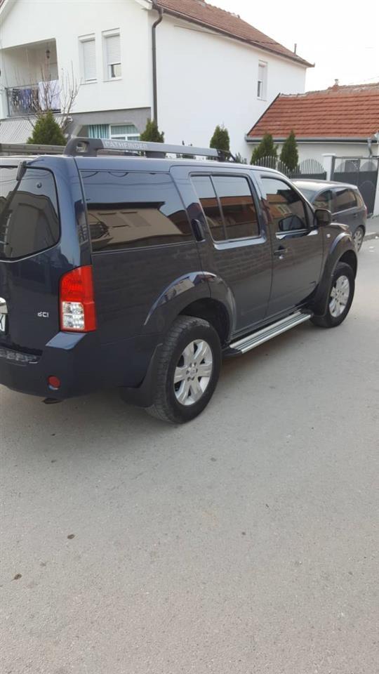 Nissan-pathfinder