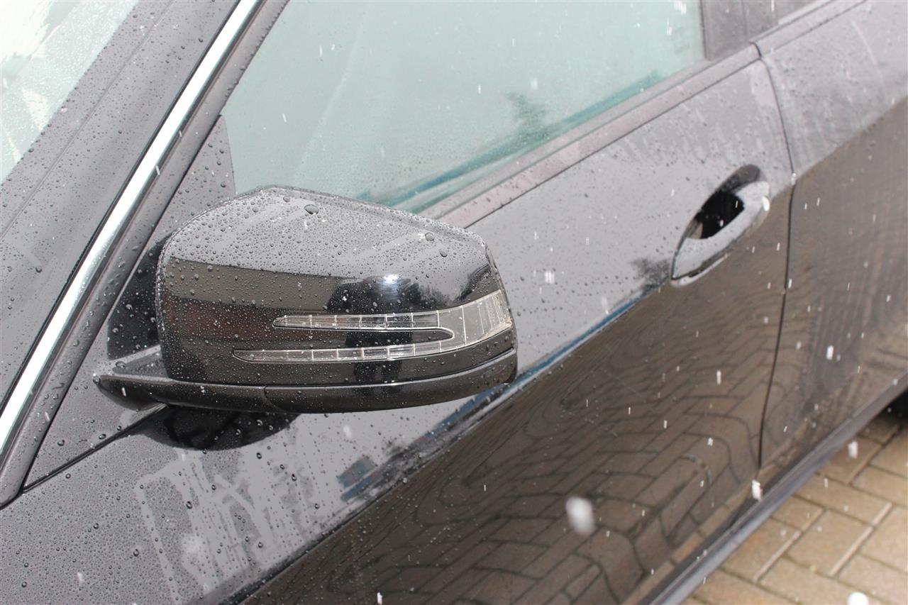 Mercedes-E220-Blue-EFFICIENCY