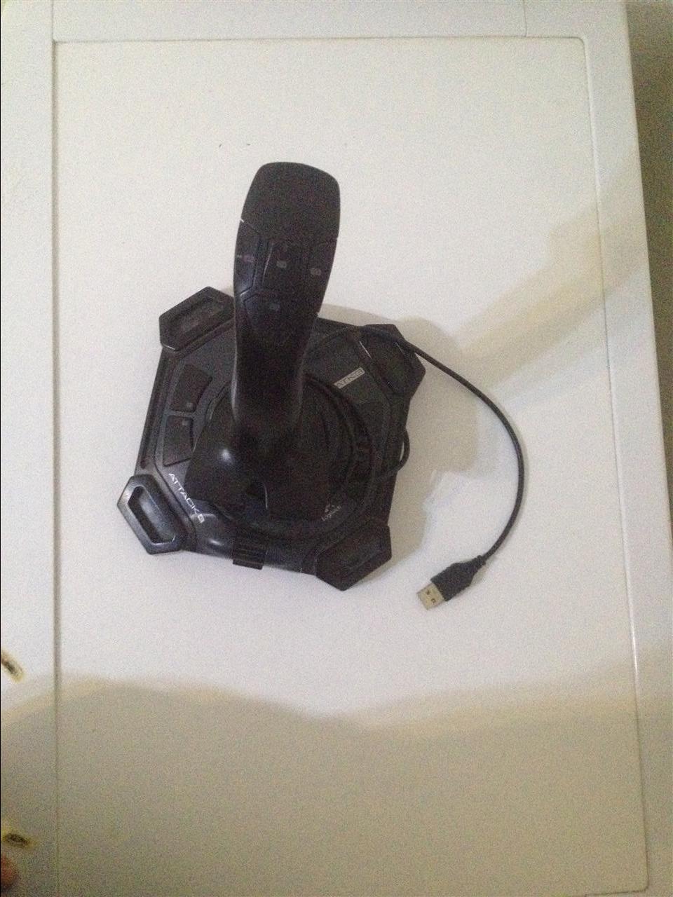 Gjostik-logitech-attack-3