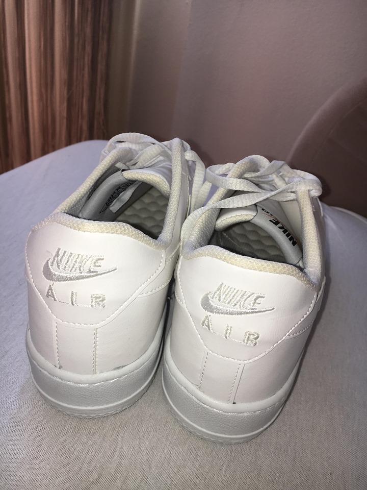 NIKE-