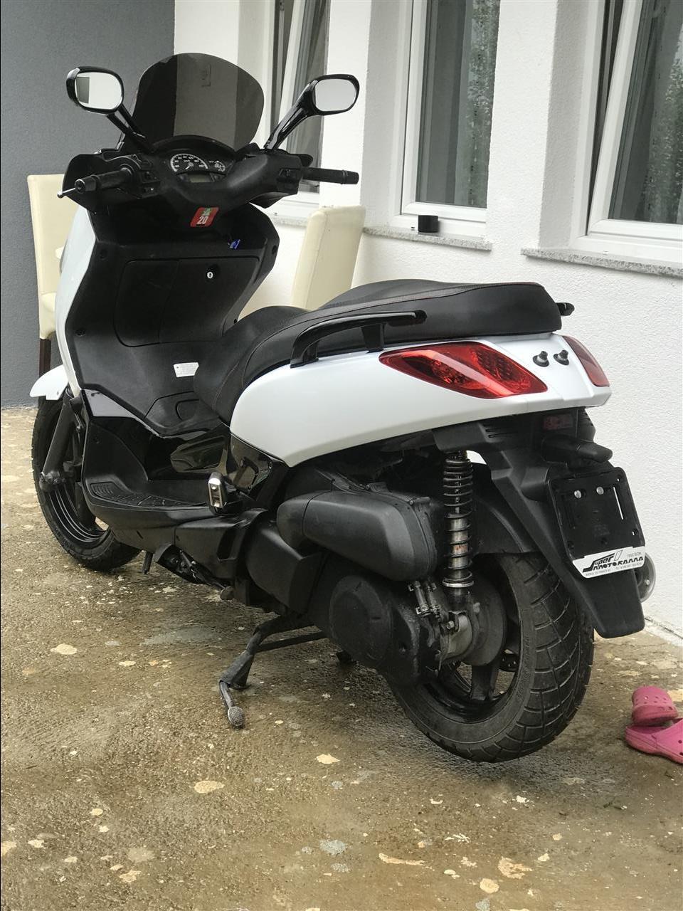 X-Max
