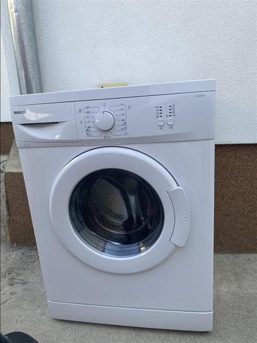 Makinë per tesha