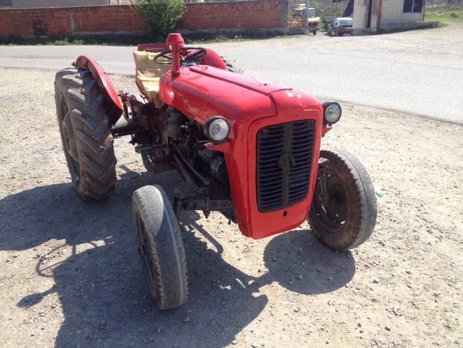 Traktor 533