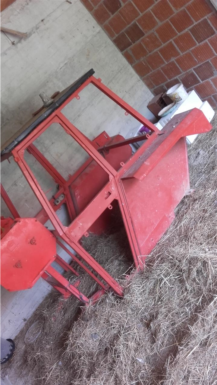 kabin-e-traktorrit