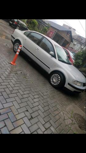 Pasat 2000