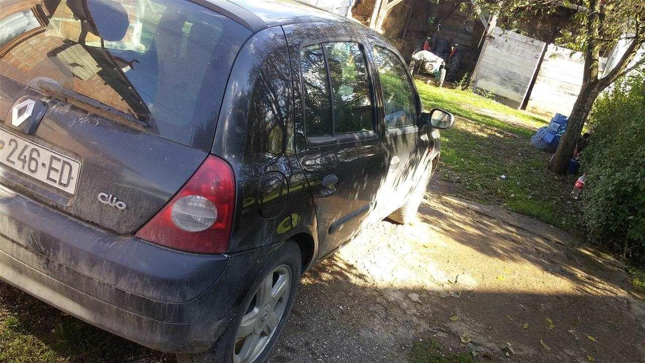 Renaulit-Clio-II
