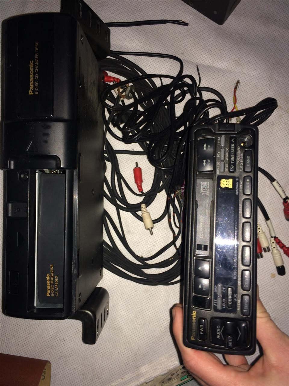 Radio-dhe-2-CD-CHANGER