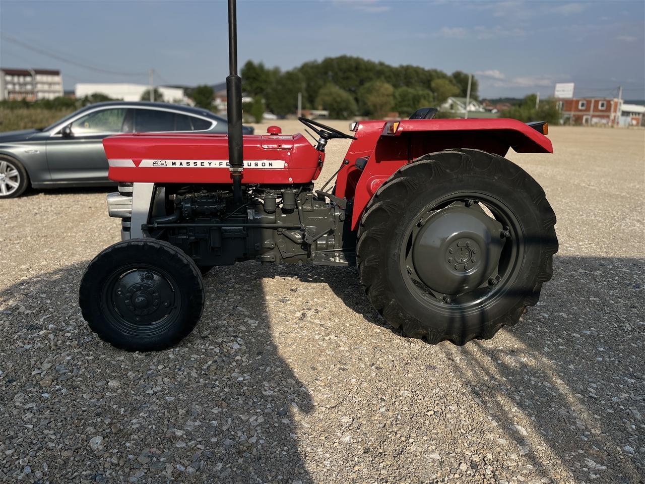 Massey-Ferguson-133
