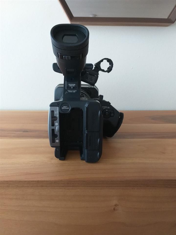 SONY-AX2000e--Full-HD---
