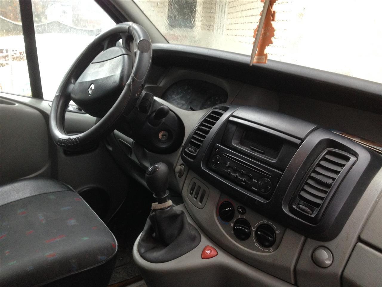 Renault-Trafic-2-0-TDI-