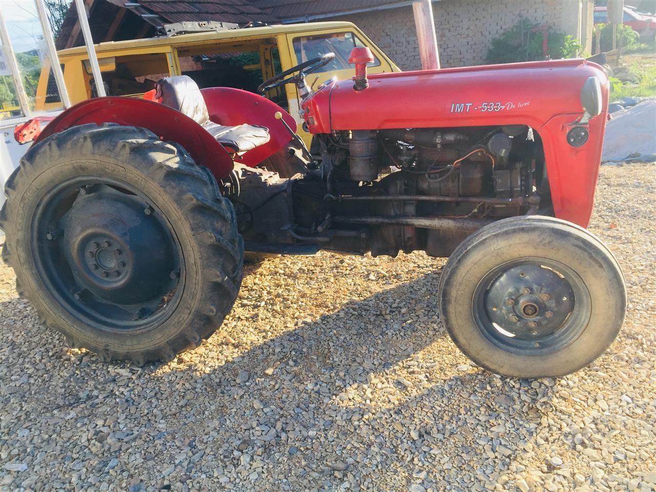 traktor-533