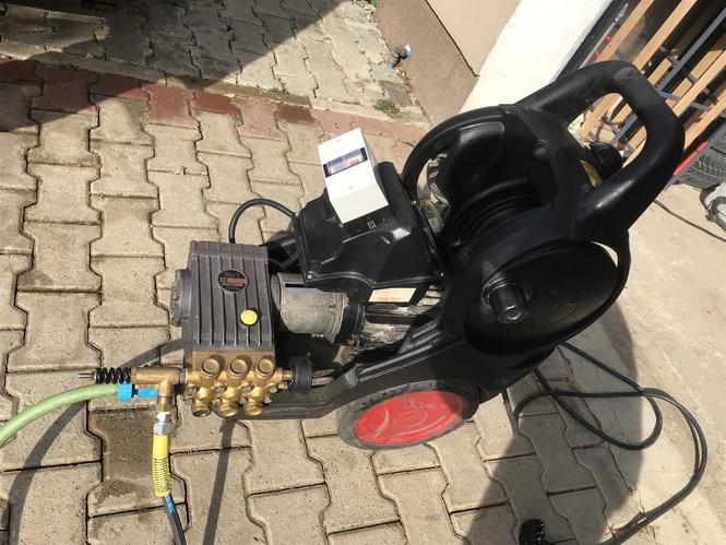 Auto larje 