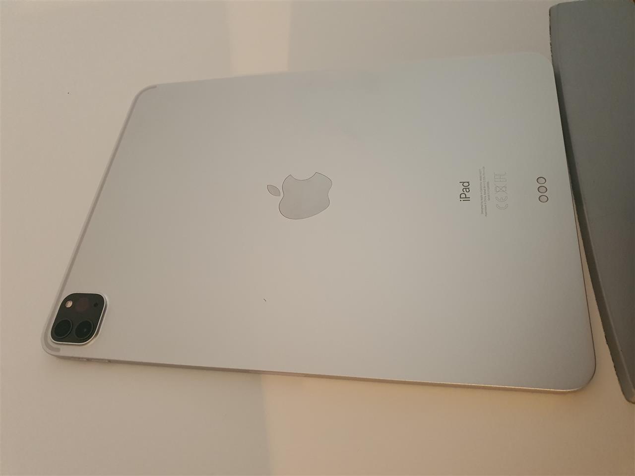 Ipad-apple