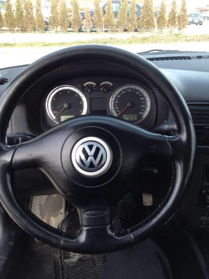 VOLKSWAGEN-BORA-