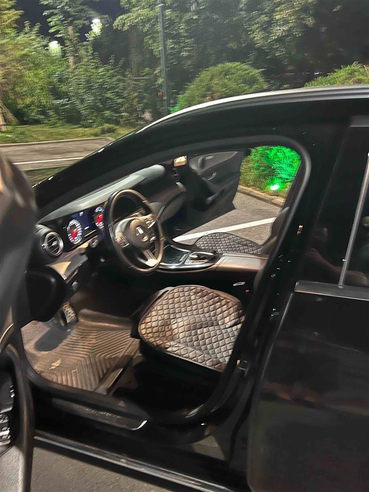 Shitet-mercedes-e220