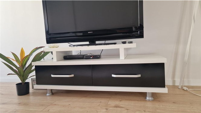 Komode per televizor
