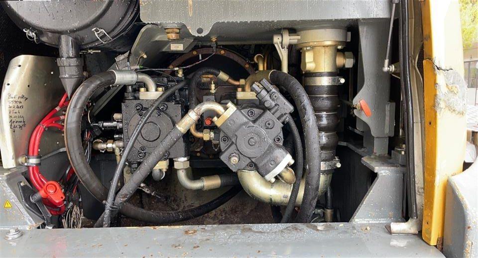Liebherr-556-2plus2-
