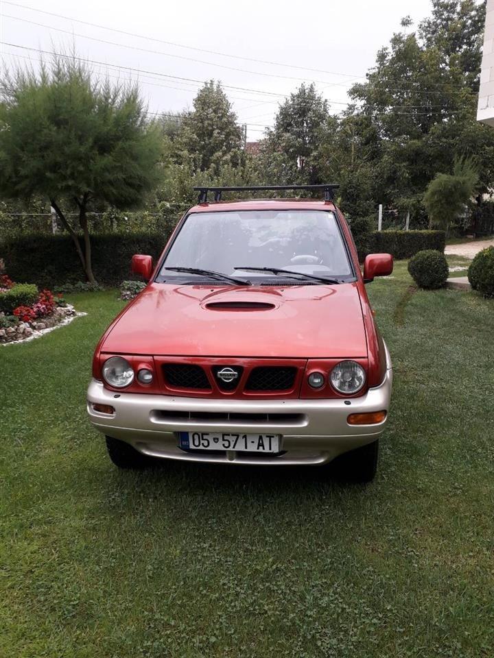 Shitet-Nissan--terrano