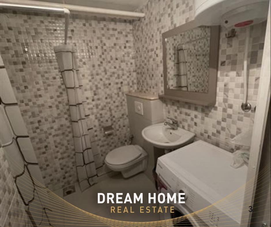 Ofrohet-me-Qira-Banesa-Garsonjera-28m2-ne-Qender-DREAM-HOME