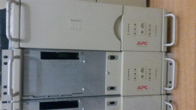 UPS APC 3000VA