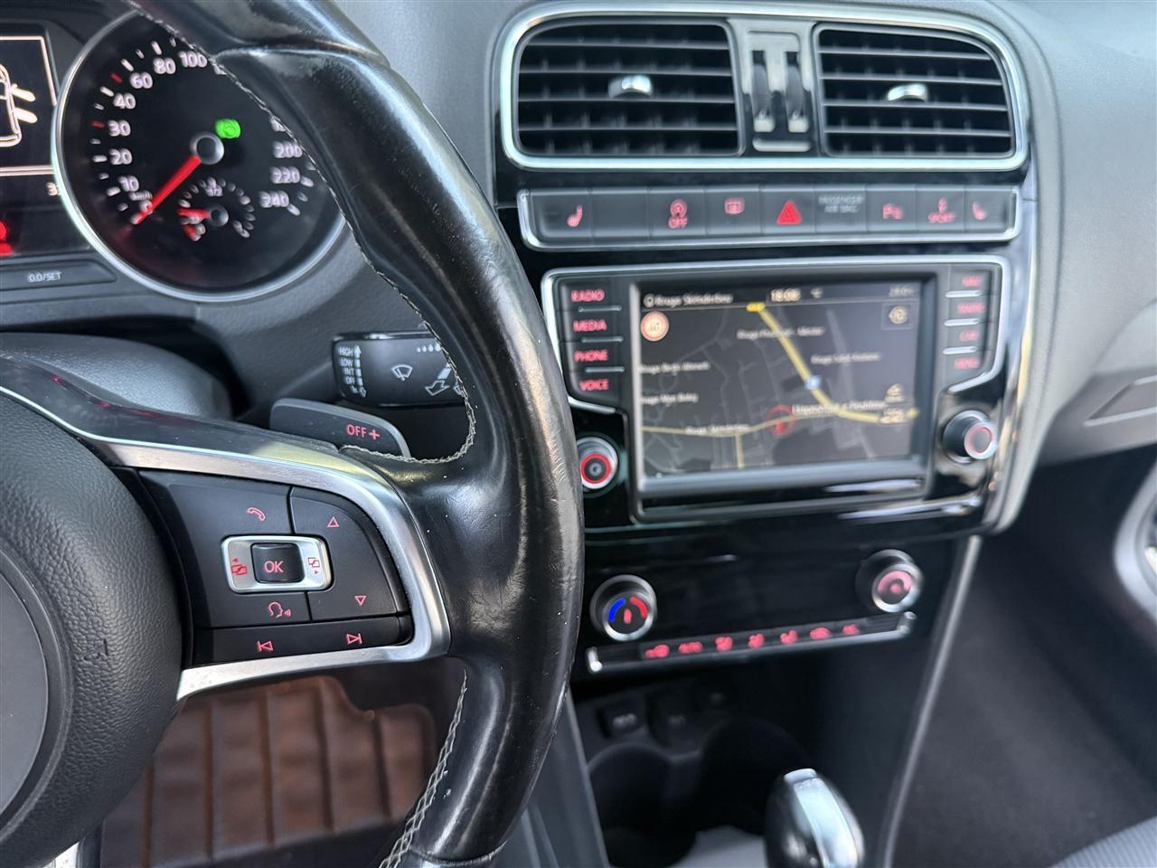 POLO-1-4-TDI-R-LINE-AUTOMATIK-VP-2015-PANARAM