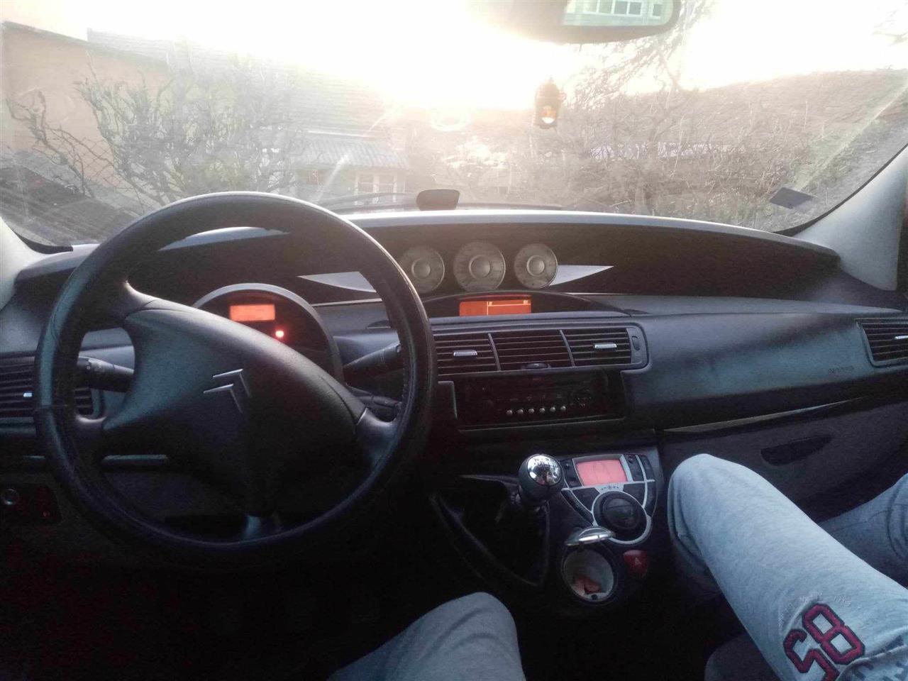 Citroen-c8