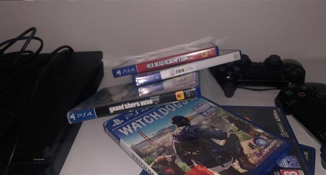 Ps4 slim