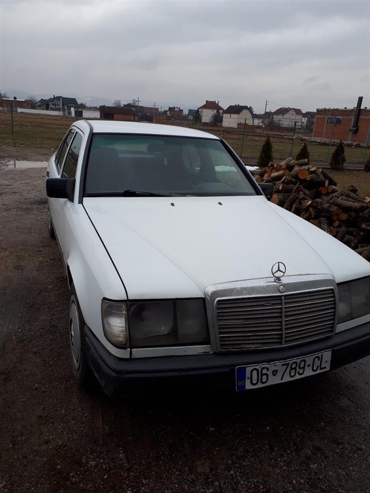 Mercedes-E200