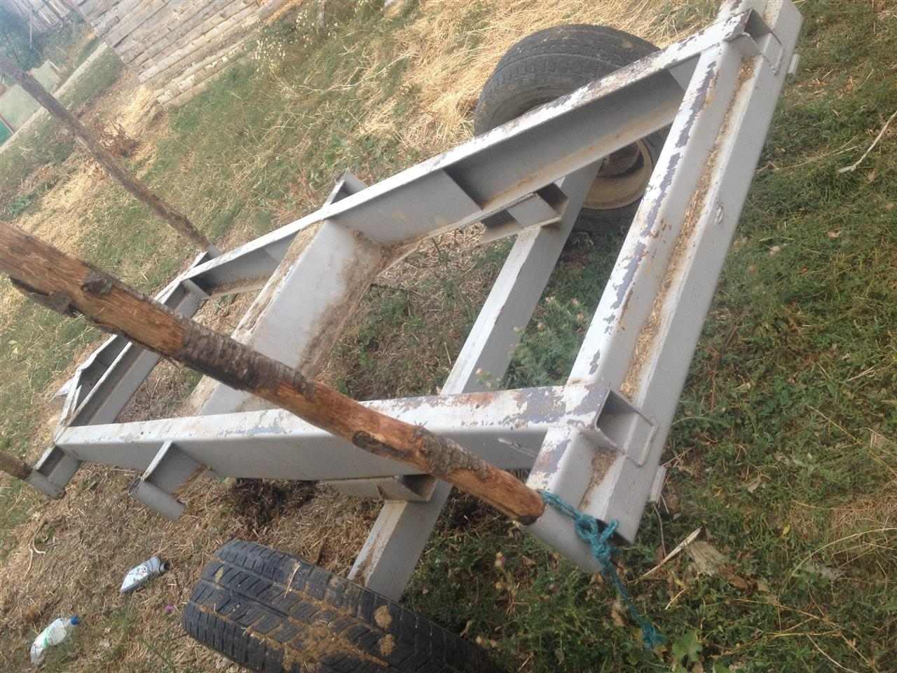 Ramë-per-traktor-