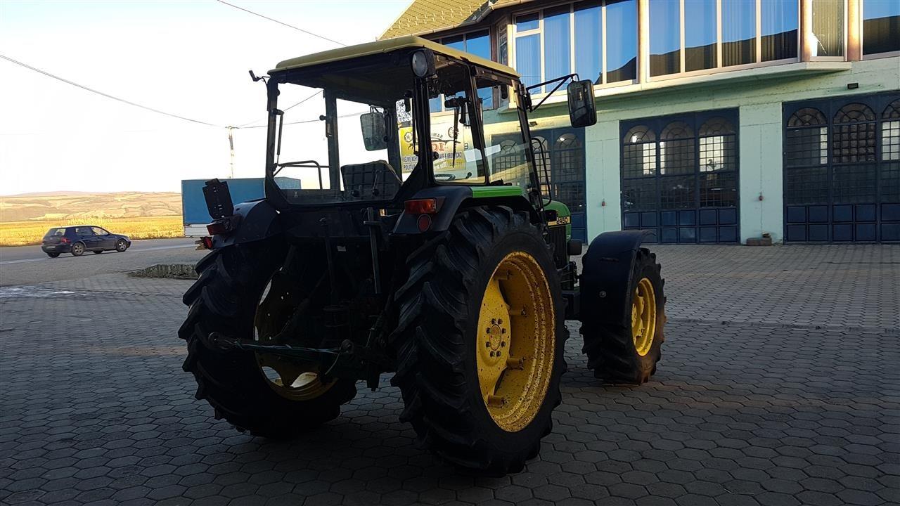 JOHN-DEERE
