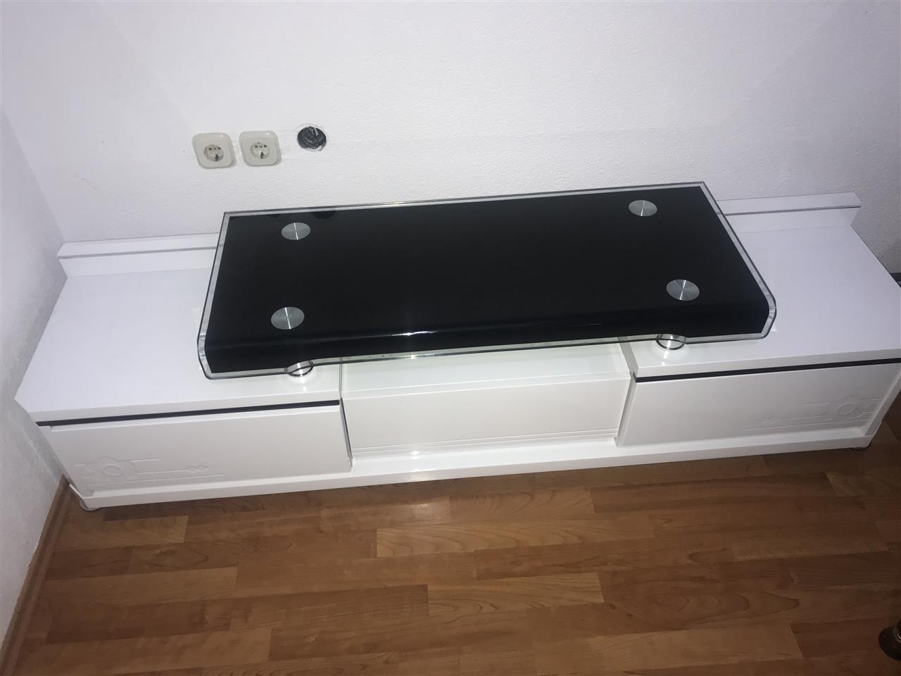 Komode-per-TV