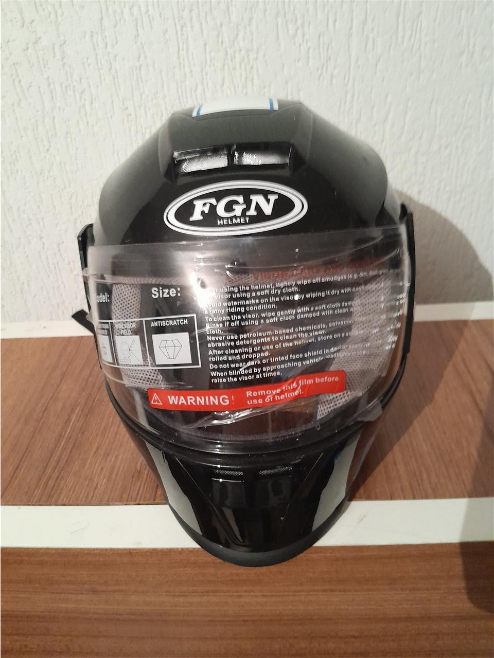 Shiten-helmeta-per-skutera
