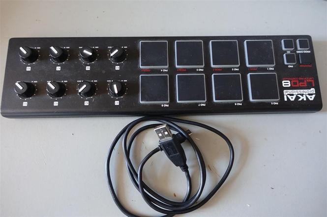 Akai lpd8 PAD 