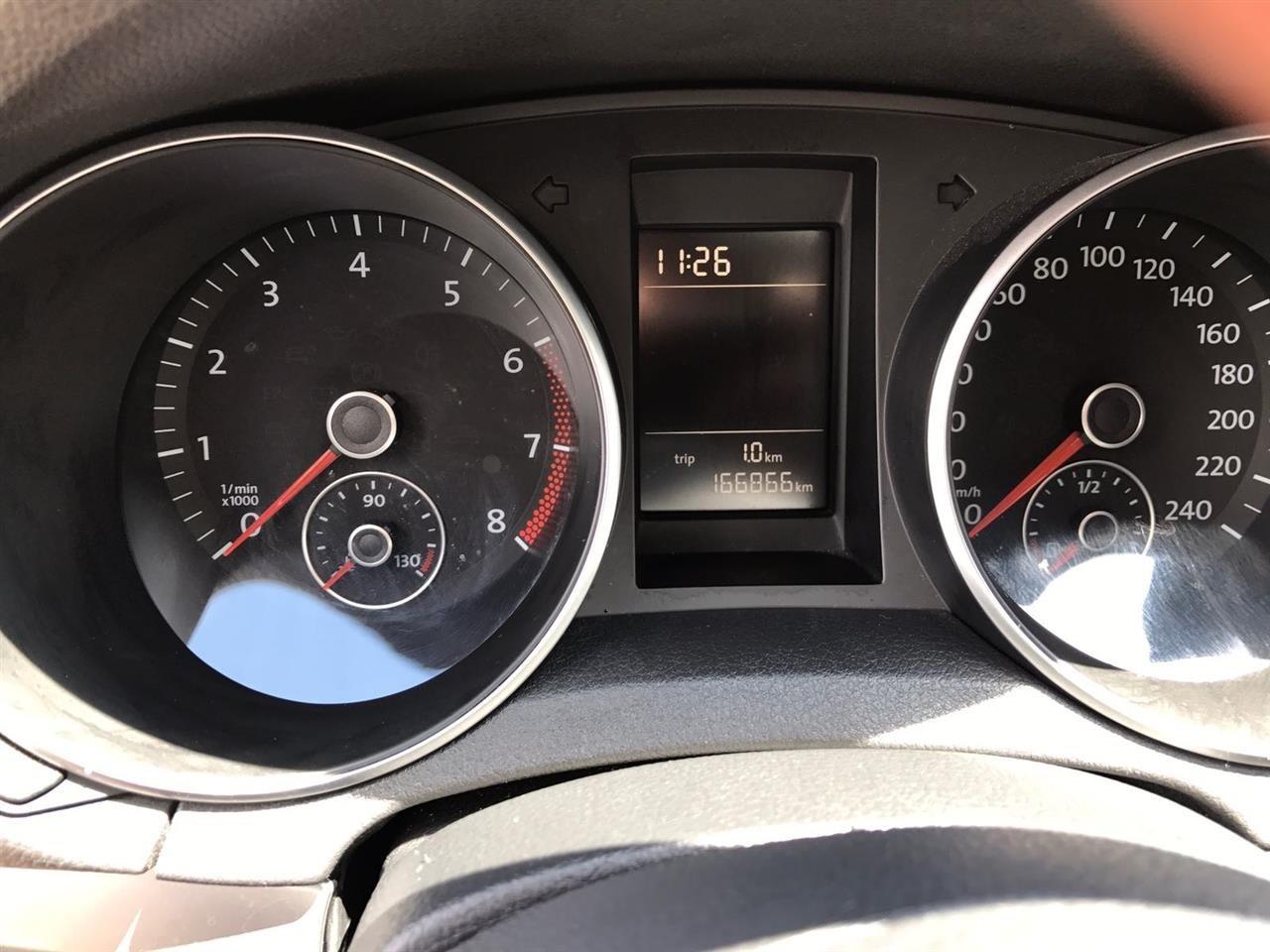 VW-Golf-6--2010