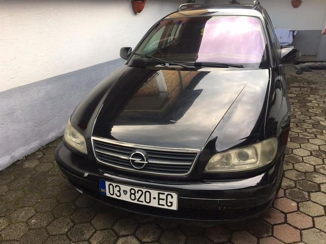 Shitet Opel Omega